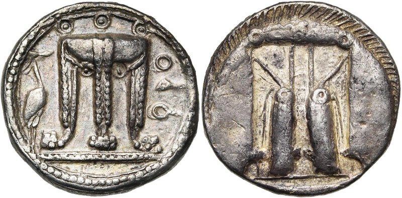 BRUTTIUM, CROTONE, AR statère, vers 480-450 av. J.-C. D/ PO Trépied. Dans le ch...