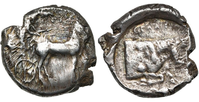 SICILE, GELA, AR tétradrachme, 430-425 av. J.-C. D/ Aurige conduisant un quadrig...