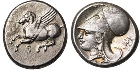 CORINTHE, AR statère, 386-307 av. J.-C. D/ Pégase en vol à g. Dessous, . R/ T. casquée d''Athéna à g. Sous le menton, [A]. Derrière la nuque, une cou...