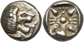 IONIE, MILET, AR 1/12 statère, 525-500 av. J.-C. D/ Protome de lion t. à d., la gueule ouverte, la langue pendante. R/ Ornement floral dans un carré c...