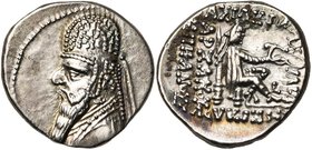 ROYAUME PARTHE, Mithradates II (123-88), AR drachme. D/ B. barbu à g., coiffé d''une tiare. Torque terminé par un hippocampe. R/ Archer assis à d., te...