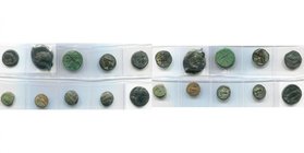 ITALIE, lot de 10 bronzes: Apulie, Rubi, Athéna/Niké (trou rebouché); Sicile, Syracuse, litre, Athéna/Etoile de mer entre deux dauphins; Hiéron II, Ze...