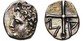 GAULE TRANSALPINE, Massalia, AR obole, 200-125 av. J.-C. D/ T. juvénile à g., les cheveux bouclés, les lettres ΠAP disposées de haut en bas formant le...