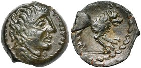 GAULE CELTIQUE, attribution indéterminée, bronze, 45 av. J.-C. Classe I. D/ T. à d., portant un torque, les cheveux tombant dans la nuque. Devant, AΘI...