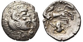 ARMORIQUE, Veneti, bill. statère, vers 56 av. J.-C. Classe III. Type au nez droit. D/ T. à d. entourée de cordons perlés, la chevelure en trois roulea...