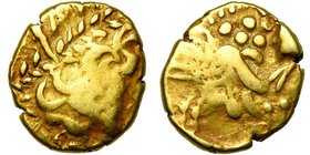 GAULE BELGIQUE, Ambiani, AV statère, 1er s. av. J.-C. Type biface. Classe III. D/ T. stylisée à d. R/ Cheval à d. entouré de globules. A l''ex., ligne...