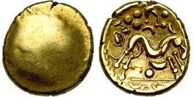 GAULE BELGIQUE, Ambiani, AV statère, vers 60 av. J.-C. Type uniface. Classe II. D/ Surface bombée lisse. R/ Cheval à gorge fourchue à d. Au-dessus, en...