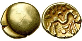 GAULE BELGIQUE, Ambiani, AV statère. Type uniface. Classe V. D/ Surface bombée lisse. R/ Cheval stylisé à d. En dessous, deux S rétrogrades de part et...