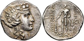 TRANSYLVANIE, AR tétradrachme. Imitation de Thasos. D/ T. de Dionysos à d., cour. de lierre. R/ Héraclès deb. de f., t. à g., ten. sa massue. A g., ....
