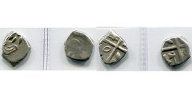 GAULE NARBONNAISE, Volcae Tectosages, lot de 2 drachmes. Série cubiste, classe 4.01. R/ Croix cantonnée d''une olive au 1er et au 2e, d''une hache au ...