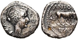 Marc Antoine, AR quinaire, 43-42 av. J.-C., Gaule. D/ III·VIR R·P·C T. de Victoire à d. R/ ANTONI/ A-XLI/ IMP Lion à d. Cr. 489/6; Syd. 1163. 1,59g Ra...