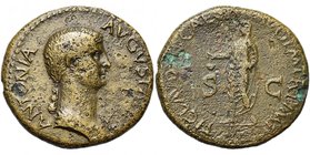 ANTONIA (†39), mère de Claude, AE dupondius, 41-50, Rome. D/ ANTONIA- AVGVSTA B. dr. à d., les cheveux attachés en queue dans la nuque. R/ TI CLAVDIVS...