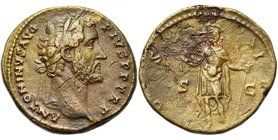 ANTONIN le Pieux (138-161), AE sesterce, 145-161, Rome. D/ ANTONINVS AVG PIVS P P TR P T. l. à d. R/ COS IIII/ S-C L''empereur en habit militaire, un ...