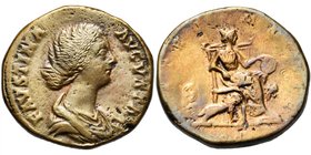 FAUSTINE la Jeune (†175), femme de Marc Aurèle, AE sesterce, 161-175, Rome. D/ FAVSTINA- AVGVSTA B. dr. à d. R/ MATRI- MAGNAE/ SC Cybèle assise sur un...