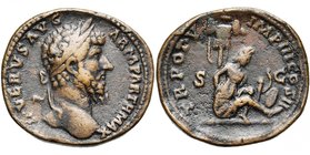 LUCIUS VERUS (161-169), AE sesterce, 164-165, Rome. D/ L VERVS AVG - ARM PARTH MAX T. l. à d. R/ TR POT V- IMP III COS II/ S-C Parthe assis à même le ...