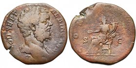 CLODIUS ALBINUS César (193-195), AE sesterce, 193-195, Rome. D/ D CLOD SEPT- ALBIN CAES T. nue à d., l''épaule g. dr. R/ CONCORDIA/ S-C Concordia assi...