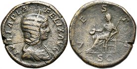 JULIA DOMNA (†217), femme de Septime Sévère, AE sesterce, 211-217, Rome. D/ IVLIA PIA - FELIX AVG B. diad., dr. à d. R/ VESTA/S-C Vesta assise à g., t...