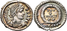 VALENS (364-378), AR silique, 367-375, Antioche. D/ DN VALENS - P F AVG B. diad., dr., cuir. à d. R/ VOT/ X/ MVLT/ XX dans une couronne de laurier. A ...