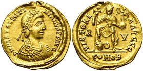 VALENTINIEN III (425-455), AV solidus, 426-430, Ravenne. D/ DN PLA VALENTI-NIANVS PF AVG B. diad., dr., cuir. à d. R/ VICTORI-A AVGGG/ R-V/ COMOB L''e...