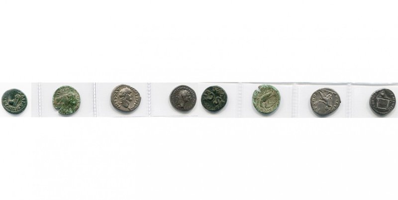 lot de 4 p.: Auguste, quadrans (2), Simpulum et lituus/S-C, T. l. à d./Aigle; Ve...