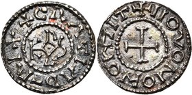 CAROLINGIENS, Charles le Chauve (840-877), AR denier, à partir de 869, Mouzon. D/ + CRΛTIΛ D-RIX Monogramme carolin. R/ + MOSOMO MOM-MT Croix pattée c...