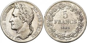 BELGIQUE, Royaume, Léopold Ier (1831-1865), AR 5 francs, 1832. Premier type à la tête laurée. Pos. B. Tranche inscrite en creux. Bogaert 8B. Rare.

...