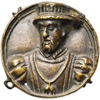 PAYS-BAS MERIDIONAUX, AE applique uniface en haut relief au portrait de Charles Quint. AE, 40 mm. 40mm 27,61g Fonte ancienne. Quatre anneaux brisés su...