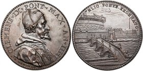 ITALIE, ETATS PONTIFICAUX, AE médaille, 1669 (an 3), A. Hamerani. Clément IX - Restauration du pont Saint-Ange. D/ B. à d., coiffé du bonnet. R/ AELIO...