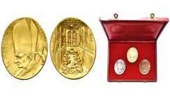 ITALIE, VATICAN, Paul VI (1963-1978), écrin de 3 médailles annuelles, an XII (1974), A. Tot. R/ La Pentecôte. AV (55,50 g), AR et AE, 48 x 35mm.

Su...