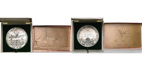 lot de 2 médailles de marine: Congo belge, 1945, G. Fischweiler, Cinquantenaire de la C.M.B. (AE, 102 x 66 mm); Pays-Bas, 1920, H. Muhlemeyer capitain...