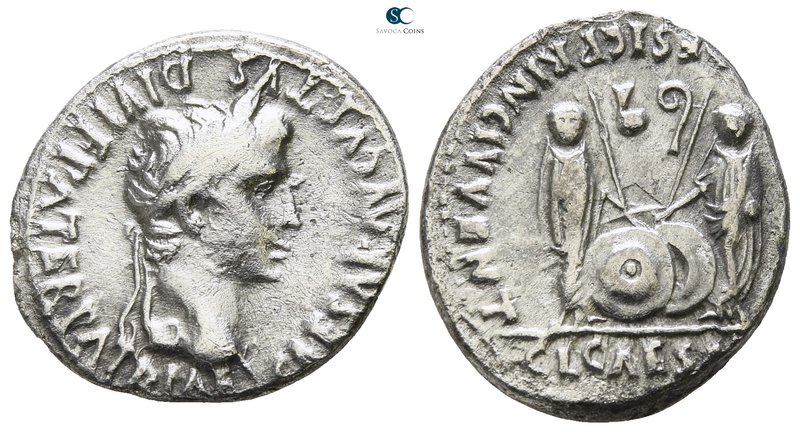 Augustus 27 BC-AD 14. Lugdunum (Lyon)
Denarius AR

19mm., 3,68g.

CAESAR AV...