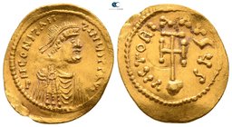Constantine IV Pogonatus AD 668-685. Constantinople. Semissis AV