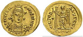 BYZANTINE EMPIRE. 
 Justinian I, 527-565. Solidus, Constantinople. AU. 4.41 g.
 AU