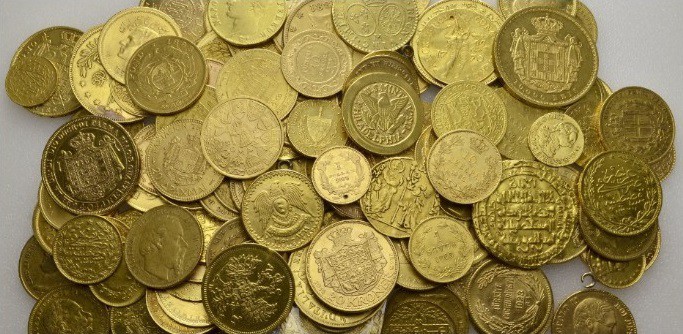 WORLD GOLD COINS-MIXED LOTS 
 Collection of World Gold Coins. Lot of 132 gold c...