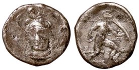 GRECHE - SICILIA - Siracusa (425-IV sec. a.C.) - Dracma - Testa di Aretusa di fronte, attorno quattro delfini /R Guerriero a d. con lancia e scudo Mon...
