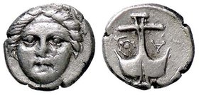 GRECHE - TRACIA - Apollonia Pontica - Obolo - Testa di Apollo di fronte /R Ancora, nel campo gambero e lettera A S. Cop. 461 (AG g. 1,25)
bel BB