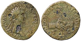 ROMANE IMPERIALI - Nerva (96-98) - Sesterzio - Testa laureata a d. /R Due mani congiunte stringono un'aquila legionaria appoggiata su una prua C. 27 (...