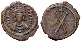 BIZANTINE - Tiberio II (578-582) - Decanummo - Busto diademato di fronte /R Grande X sormontata da croce Sear 436 (AE g. 4,23)
bel BB