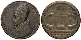 MEDAGLIE - PAPALI - Alessandro VII (1655-1667) - Medaglia A. XII - Busto a s. con triregno e piviale /R Basilica e porticato Vaticani Bart. 666/2 AE O...