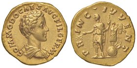 Commodo (come Cesare, 166-177) Aureo (175) Busto a d. - R/ Commodo stante a s. con ramoscello e lancia nella sinistra, dietro, un trofeo – RIC 600 var...