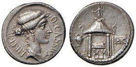 Cassia – Q. Cassius Longinus - Denario (55 a.C.) Testa della Libertà a d. – R/ Tempietto – B. 8; Cr. 428/2 AG (g 3,80) Bella patina iridescente

SPL...