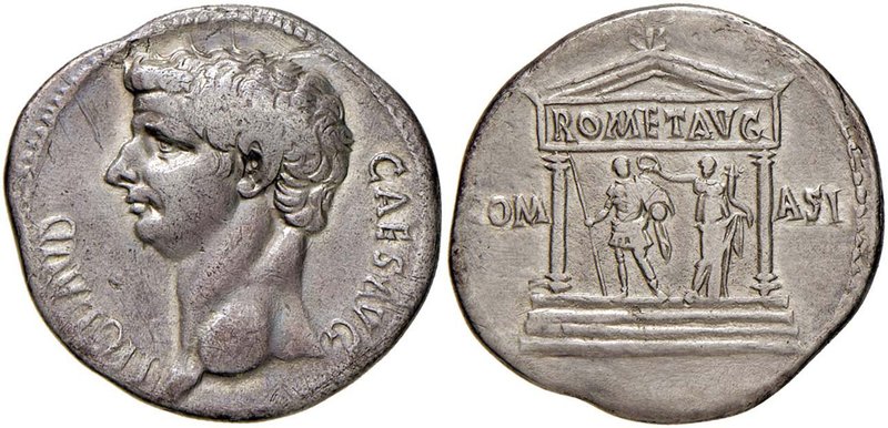 Claudio (41-56) Cistoforo (Efeso) Testa a s. - R/ Tempietto con l’imperatore e l...