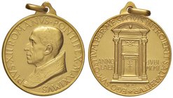 Pio XII (1939-1958) Medaglia 1950 Giubileo – Opus: Mistruzzi AU (g 8,07 + 7,71 marcati 750 – Ø 22 mm) Lotto di due medaglie nelle versioni con e senza...