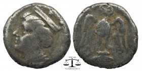 Pontus. Amisos . 400-300 BC. Ar Drachm.
Turreted bust of Hera-Tyche right / Owl standing facing, with spread wind, on shield.
HGC 7, 233. 3,85 gr. 1...