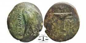 AEOLIS. Kyme. Ae (Circa 350-250 BC).
Eagle standing right./Rev: KY. One-handled cup left.
SNG Copenhagen 49.
3,82 gr. 18 mm.
