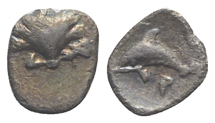 Southern Apulia, Tarentum, c. 325-280 BC. AR Hemilitron (7mm, 0.32g, 10h). Shell...