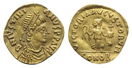 Justinian I (527-565). AV Tremissis (13mm, 1.17g, 6h). Constantinople. Diademed, draped and cuirassed bust r. R/ Victory advancing r., head l., holdin...