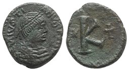 Justinian I (527-565). Æ 20 Nummi (23mm, 9.11g, 6h). Rome, 537-542. Diademed, draped and cuirassed bust r. R/ Large K; star to l., cross to r.; [all w...