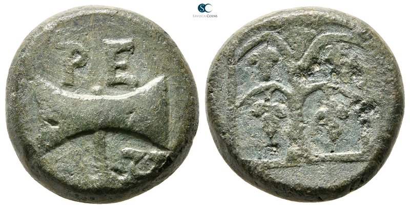 Kings of Thrace. Odrysian. Teres II 356-342 BC. 
Bronze Æ

20 mm., 10,76 g.
...