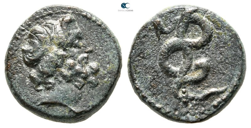 Mysia. Pergamon circa 150-120 BC. 
Bronze Æ

17 mm., 3,71 g.



very fine...
